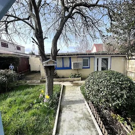 Maison De Familiale *