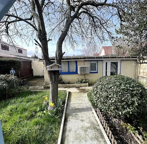 Maison De Familiale *